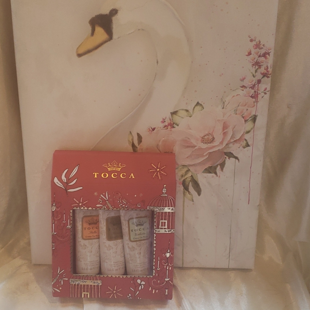 NWT Tocca Crema Veloce set